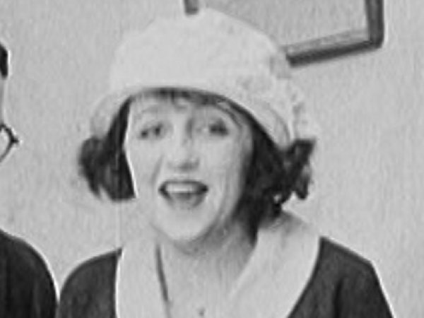 Bebe Daniels in Bumping Into Broadway (1919)