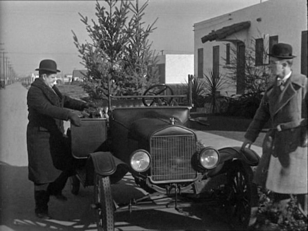 oliver hardy and stan laurel in big business 1929 oliver hardy and stan laurel in big business 1929