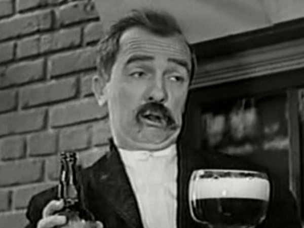 Billy Bletcher in Music In Your Hair (1934)