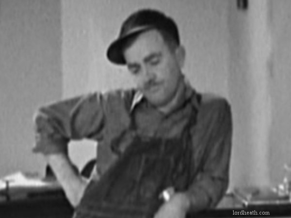 Billy Bletcher in An All-American Toothache (1936)