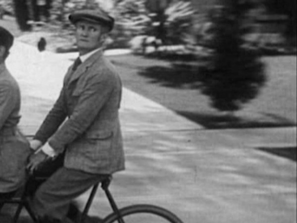 Bobby Burns in Another Fine Mess (1930)