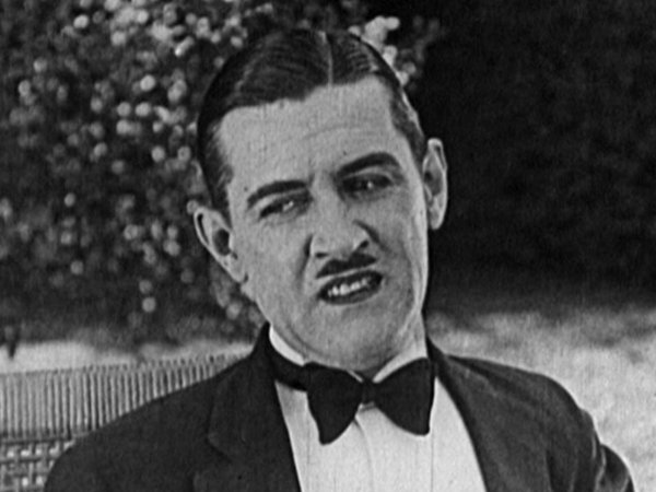 Charley Chase in Be Your Age (1926) DVD screencapture - Lord Heath - Laurel & Hardy - Another Nice Mess - http://www.lordheath.com/