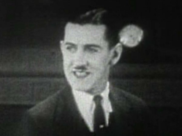 Charley Chase in Bromo And Juliet (1926) DVD screencapture - Lord Heath - Laurel & Hardy - Another Nice Mess - http://www.lordheath.com/