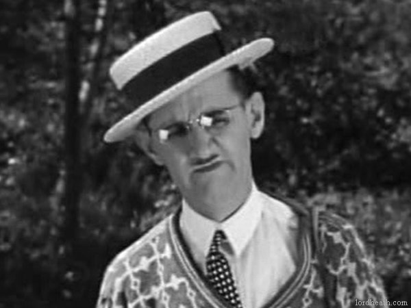 Charley Chase in Fallen Arches (1933)