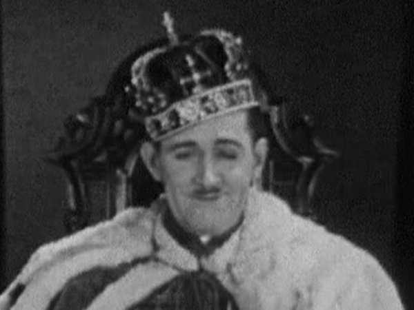 Charley Chase in Long Fliv The King (1926)