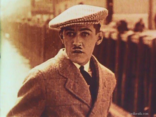 Charley Chase in Looking For Sally (1925)