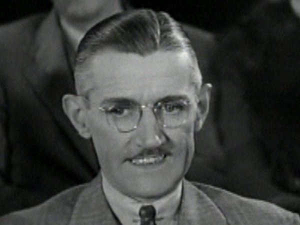 Charley Chase in Neighborhood House (1936)