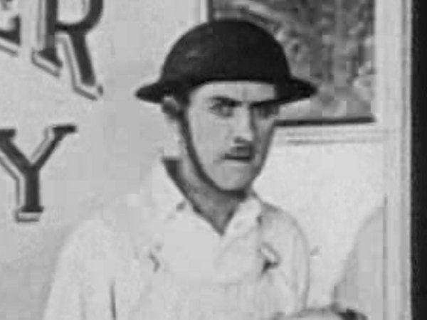 Charley Chase in No Father To Guide Him (1925) DVD screencapture - Lord Heath - Laurel & Hardy - Another Nice Mess - http://www.lordheath.com/