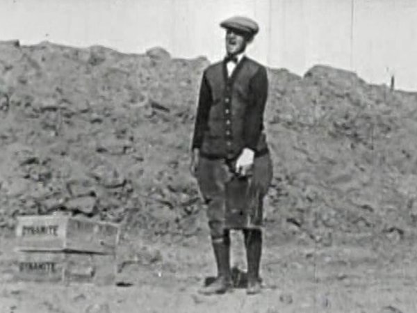 Charley Chase in Seein' Things (1924)
