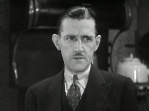 Charley Chase in The Count Takes The Count (1934)