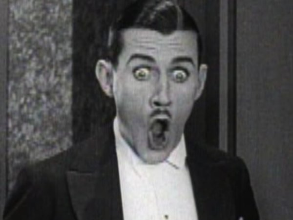 Charley Chase in The Uneasy Three (1925) DVD screencapture - Lord Heath - Laurel & Hardy - Another Nice Mess - http://www.lordheath.com/