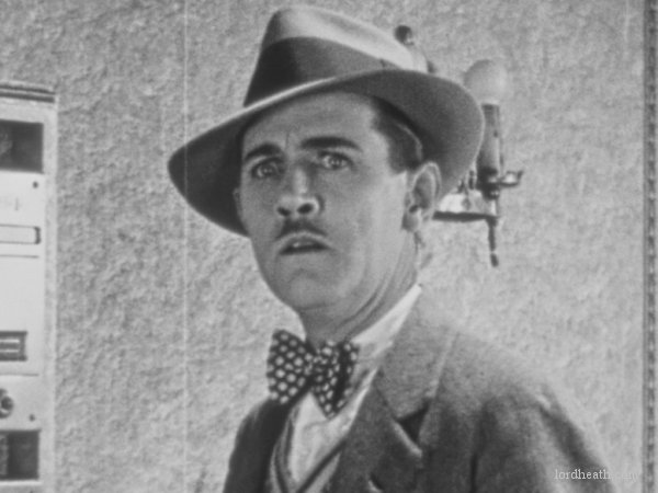 Charley Chase in Assistant Wives (1927)