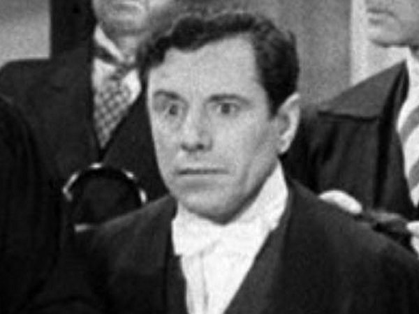 Charlie Hall in A Chump At Oxford