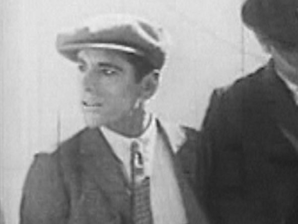 Charlie Hall in Don't Park There! (1924)