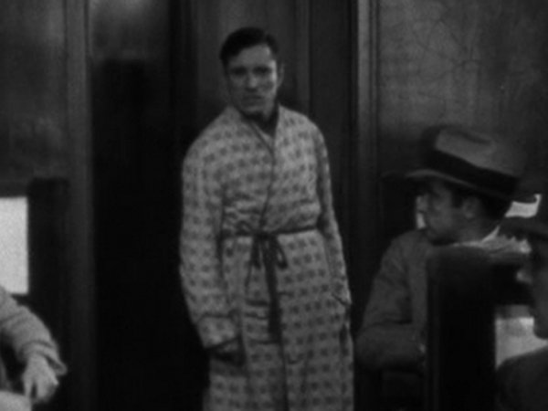 Charlie Hall in Noche de duendes (1930)