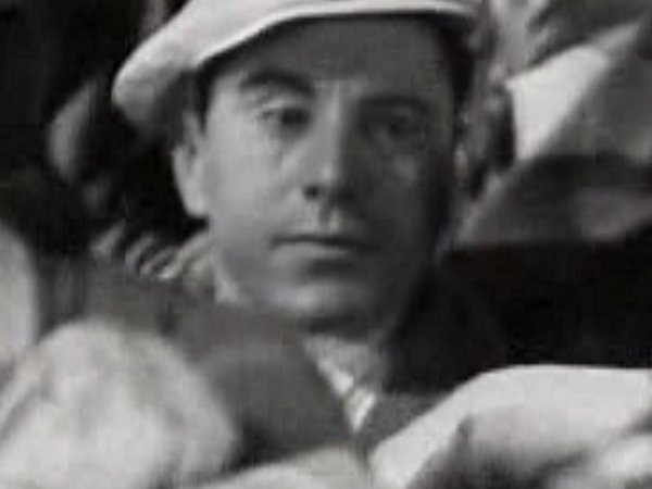 Charlie Hall in One-Horse Farmers (1934)