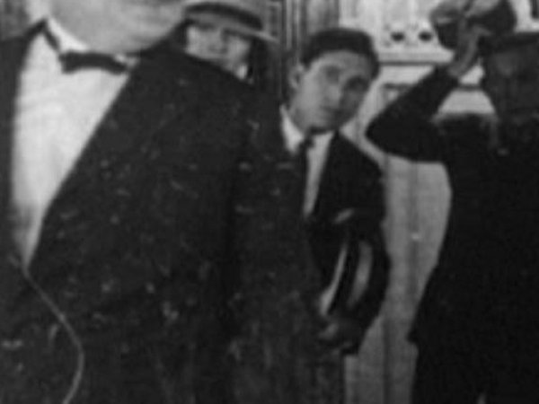 Charlie Hall in Sugar Daddies (1927)