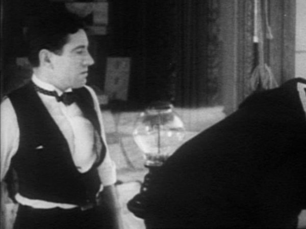 Charlie Hall in Two Tars (1928)