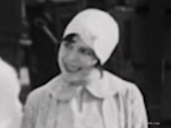 Clara Guiol in Snappy Sneezer (1929)