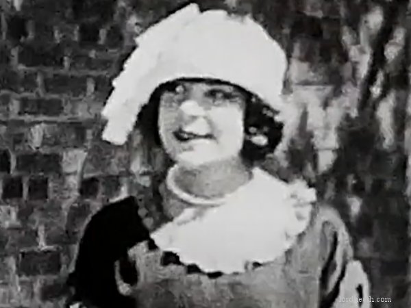 Clara Guiol in Going To Congress (1923)