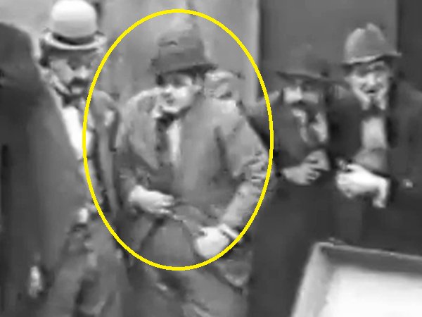 Dee Lampton in Follow The Crowd (1918)