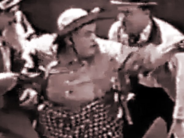 Dee Lampton in Going! Going! Gone! (1919)