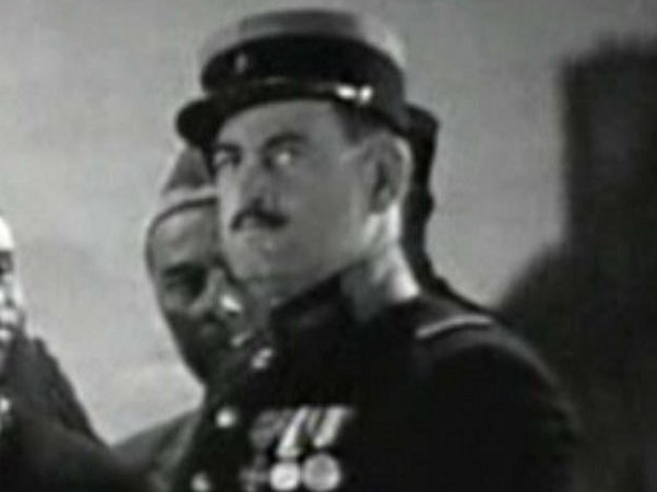 Eddie Baker in Arabian Tights (1933) DVD screencapture - Lord Heath - Laurel & Hardy - Another Nice Mess - http://www.lordheath.com/