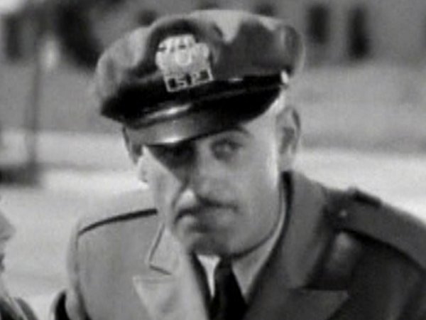 Eddie Baker in Beauty And The Bus (1933) DVD screencapture - Lord Heath - Laurel & Hardy - Another Nice Mess - http://www.lordheath.com/