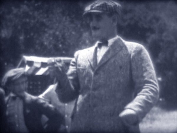 Eddie Baker in The Golf Bug (1922)