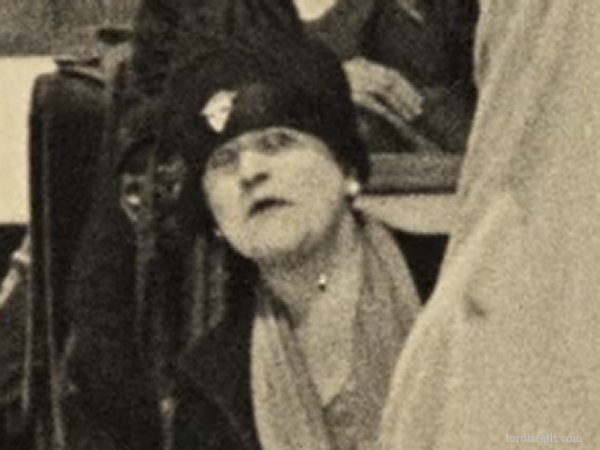 Evelyn Burns in Duck Soup (1927)