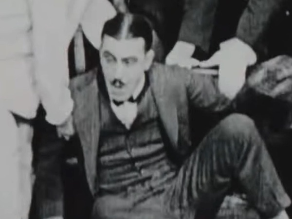 Fred Newmeyer in Count Your Change (1919)