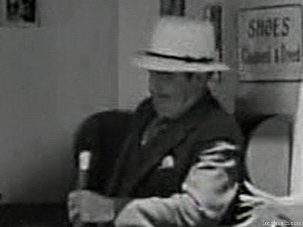 Sydney Jarvis in Nurse To You! (1935)