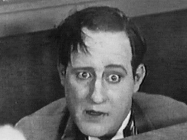 William Gillespie in Don't Park There! (1924)