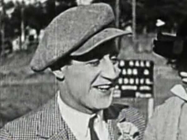William Gillespie in Dog Days (1925)