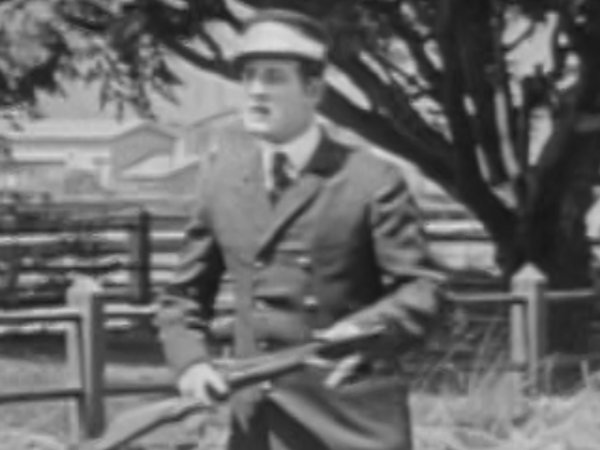 William Gillespie in Shine 'Em Up (1922)