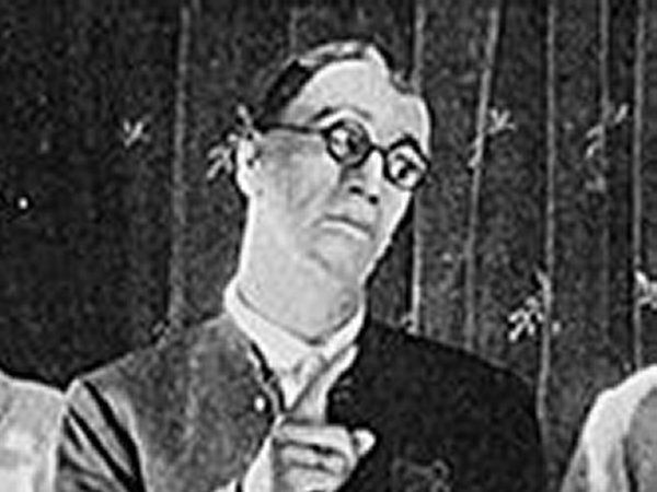 Al Hallett in Flaming Flappers (1925)