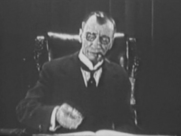 Al Hallett in The Lighter That Failed (1925)