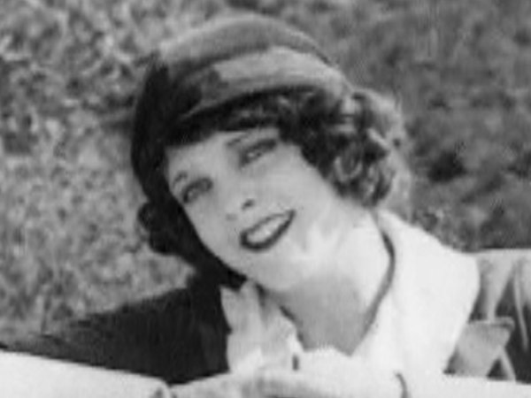 Blanche Mehaffey in Powder And Smoke! (1924)