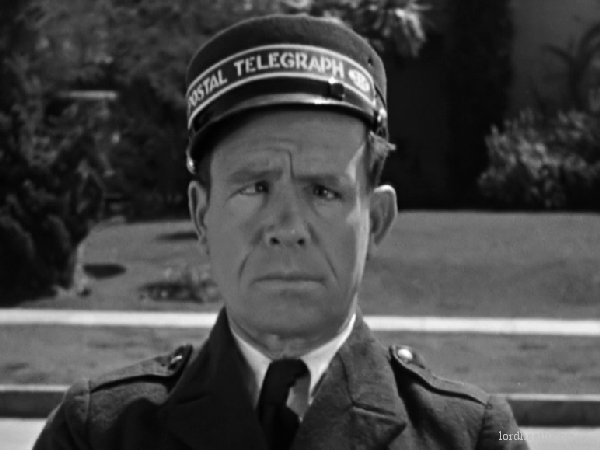 Bobby Dunn in Me And My Pal (1933)