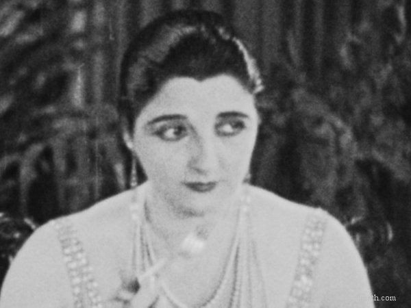 Ellinor Vanderveer in The Second Hundred Years (1927) DVD screencapture - Lord Heath - Laurel & Hardy - Another Nice Mess - http://www.lordheath.com/