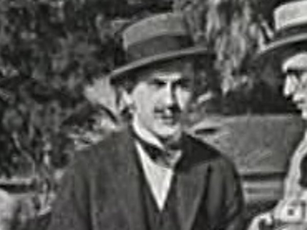 James Parrott in Are Crooks Dishonest? (1918)